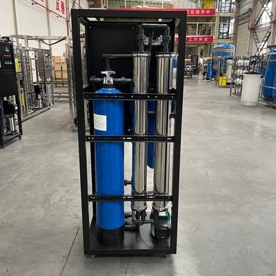 Sistema de ósmosis inversa de polo único de 500L para el tratamiento de agua Máquina de purificación de agua Tratamiento de agua potable P
